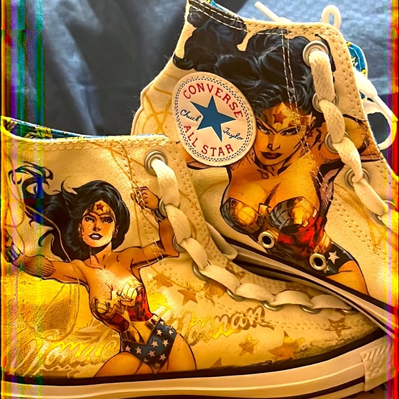 wonder woman converse high tops - Picture 2 of 4